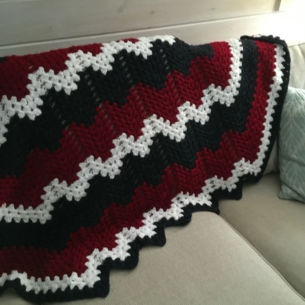 Handmade Chevron Ripple Crochet Blanket Throw Navy Red White